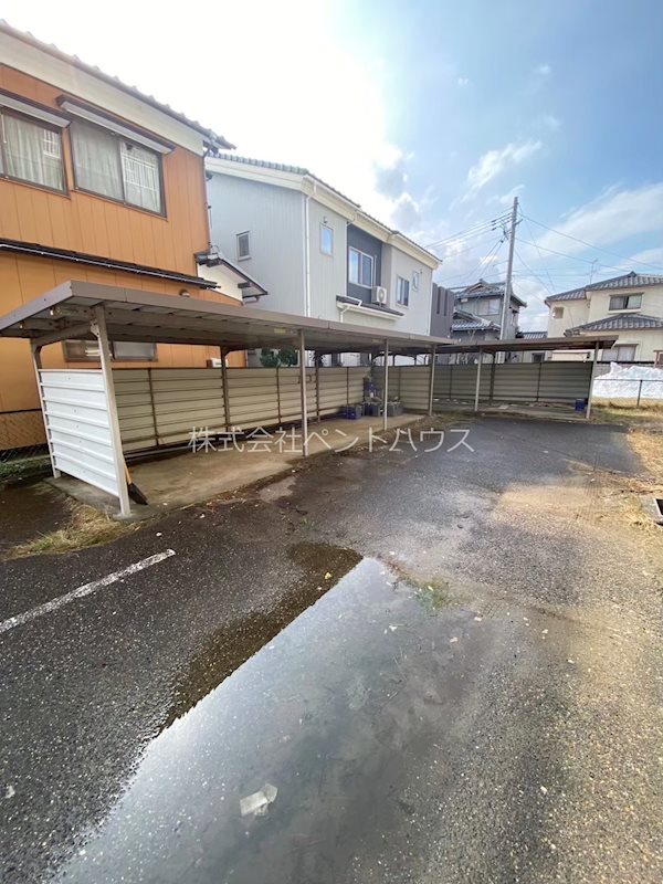 ヴィラナリー黒埼 屋根付き駐輪場